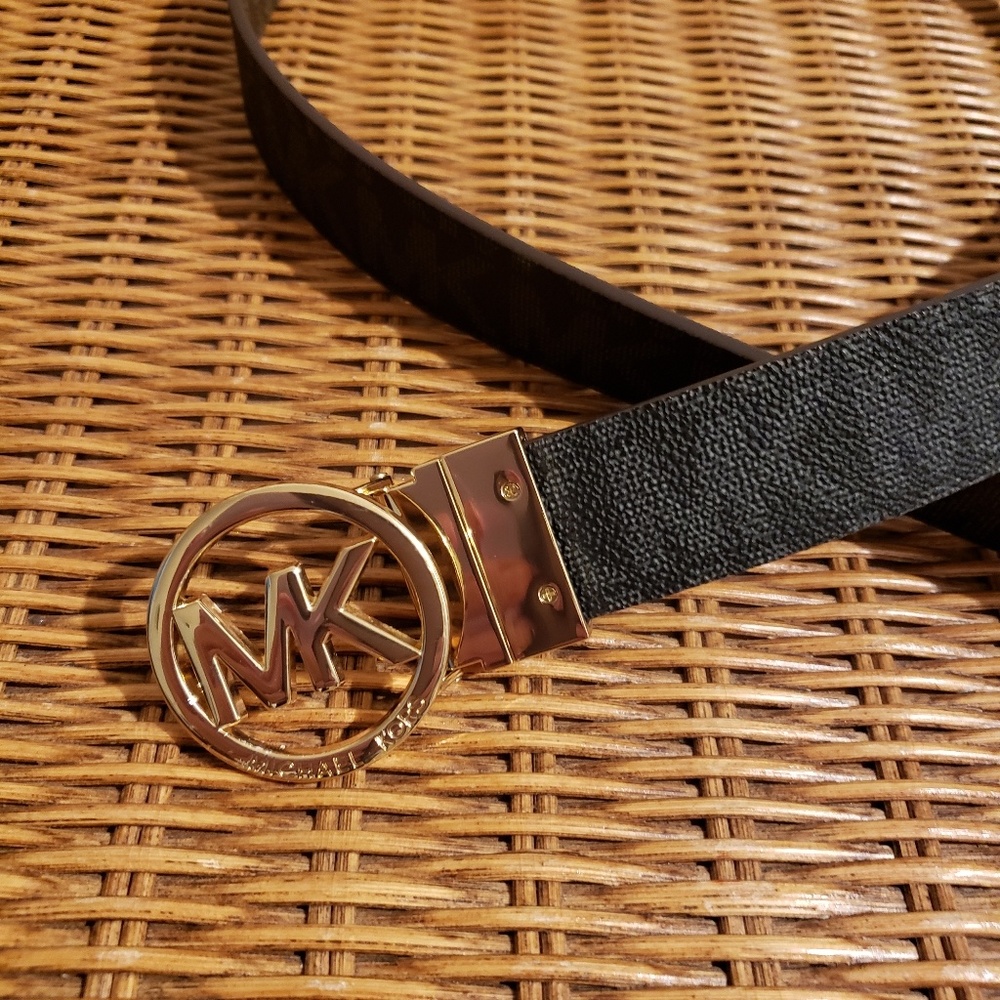 Michael Kors reversible belt